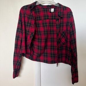 Black and Red Plaid Cropped Button Up Long Sleeve Shirt